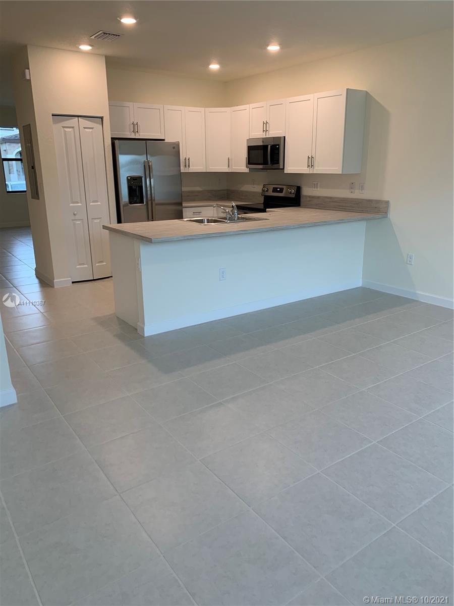 Aquabella North - Residential Lease