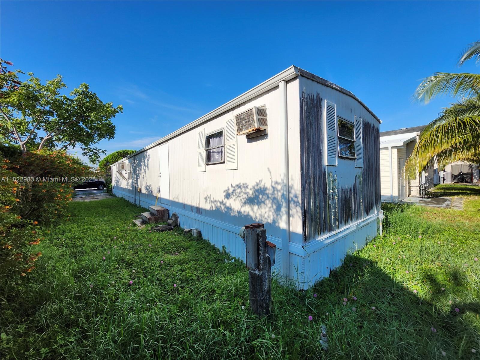 RAVENSWOOD ESTATES & MARI - Residential