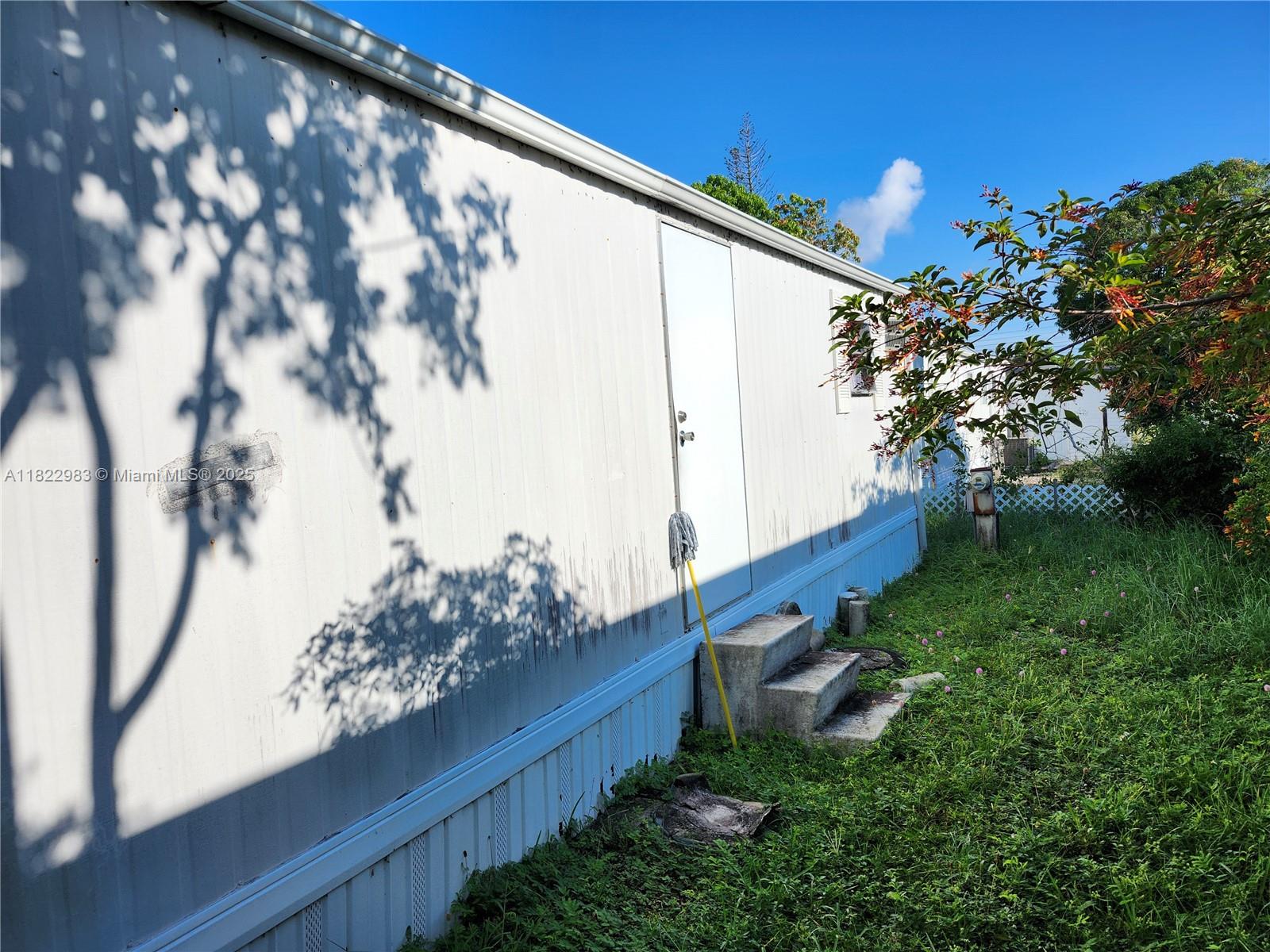 RAVENSWOOD ESTATES & MARI - Residential