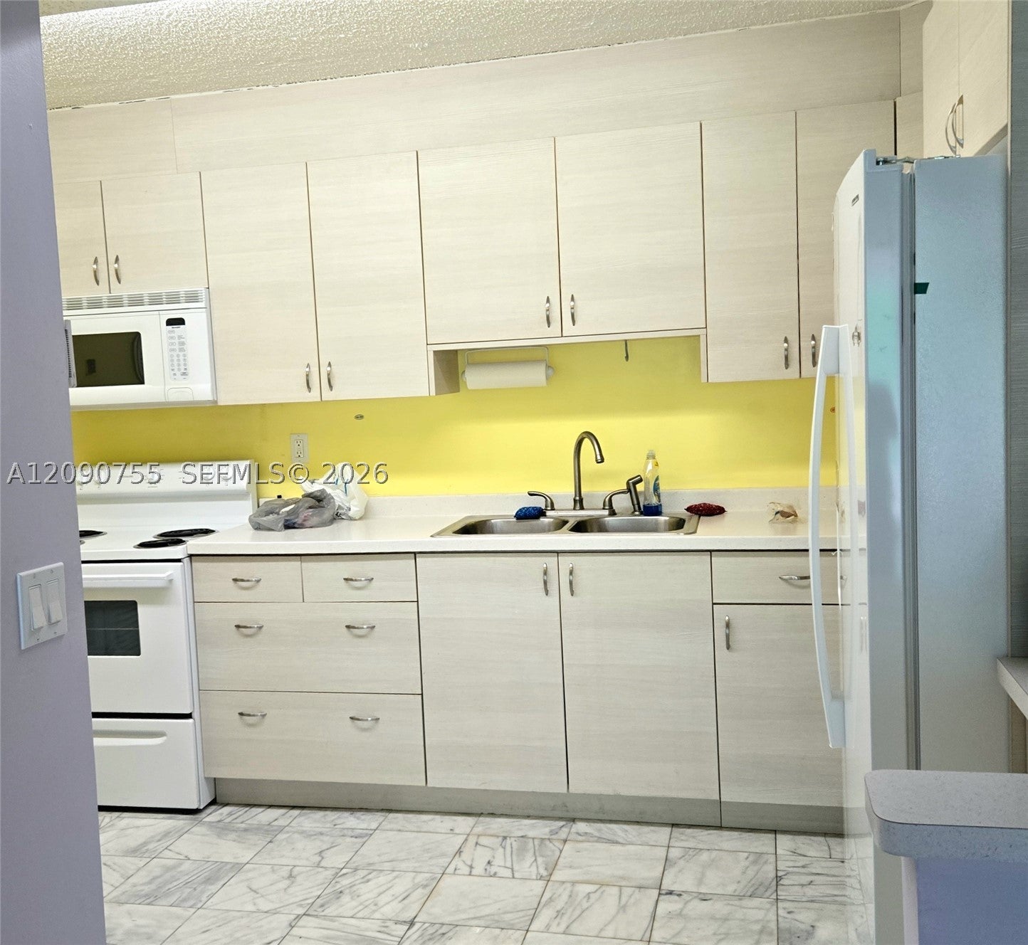 9341 Collins Ave 903