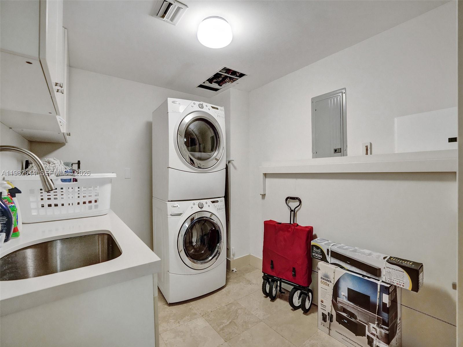 THE PENINSULA CONDO - Residential