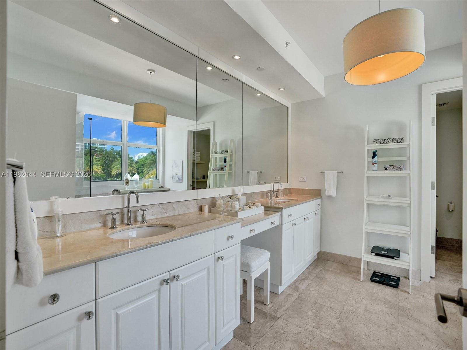 THE PENINSULA CONDO - Residential