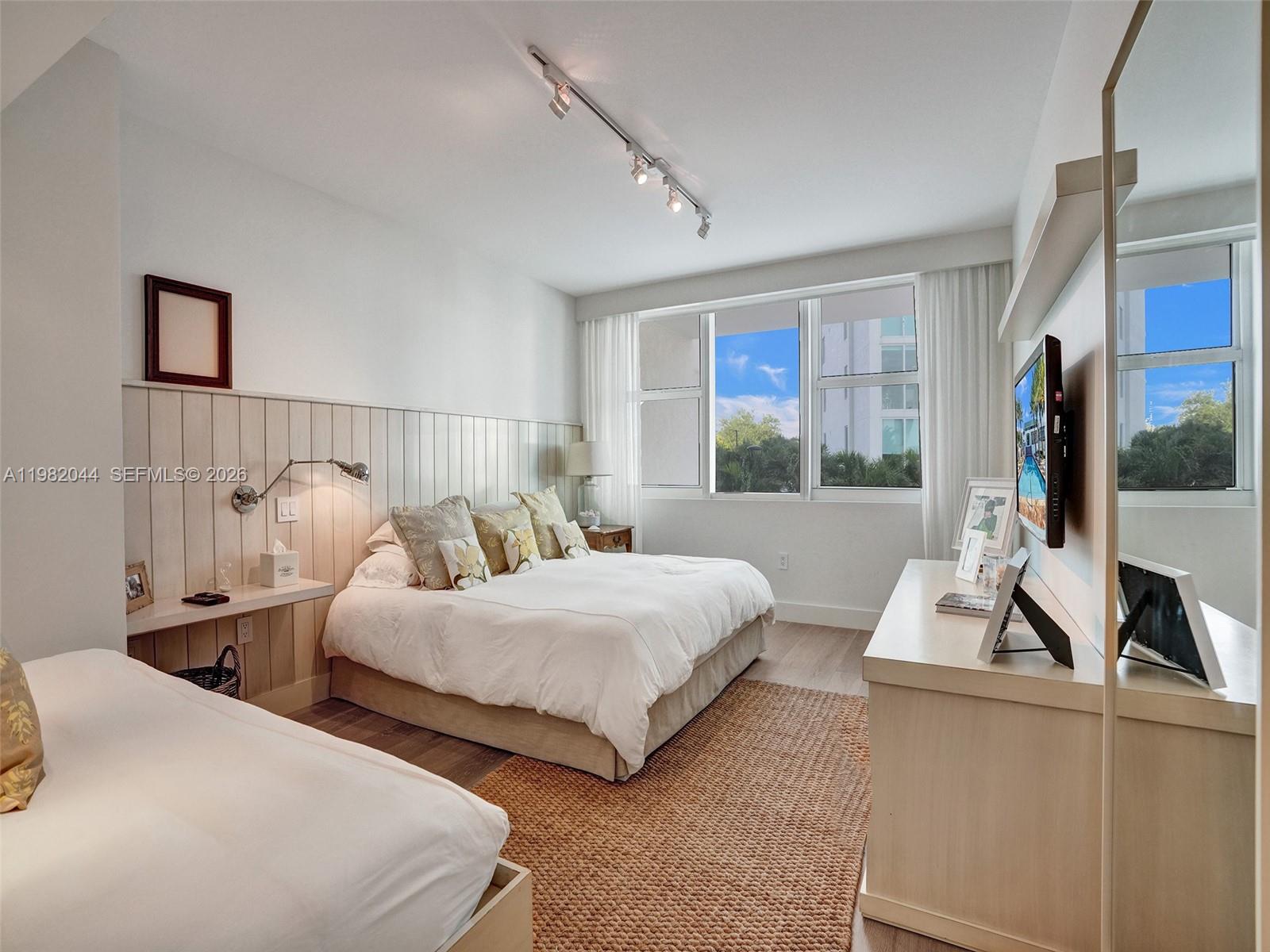 THE PENINSULA CONDO - Residential