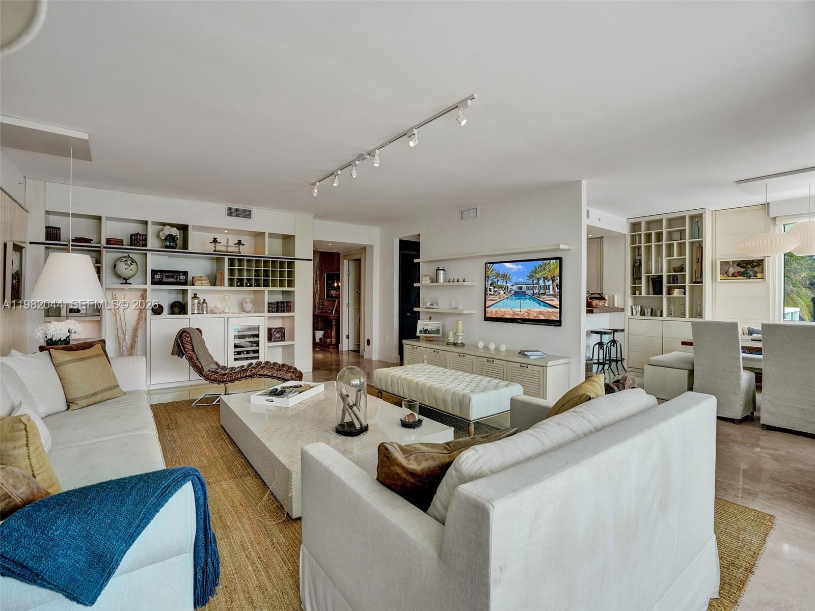 3201 NE 183rd St 301