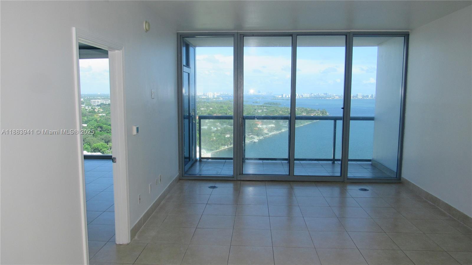 BLUE CONDO - Residential Lease