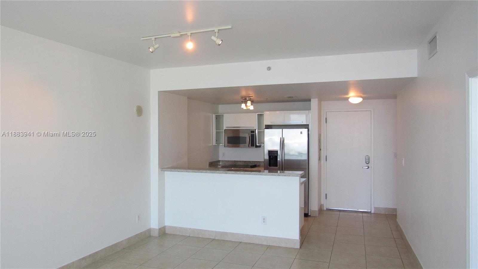 BLUE CONDO - Residential Lease