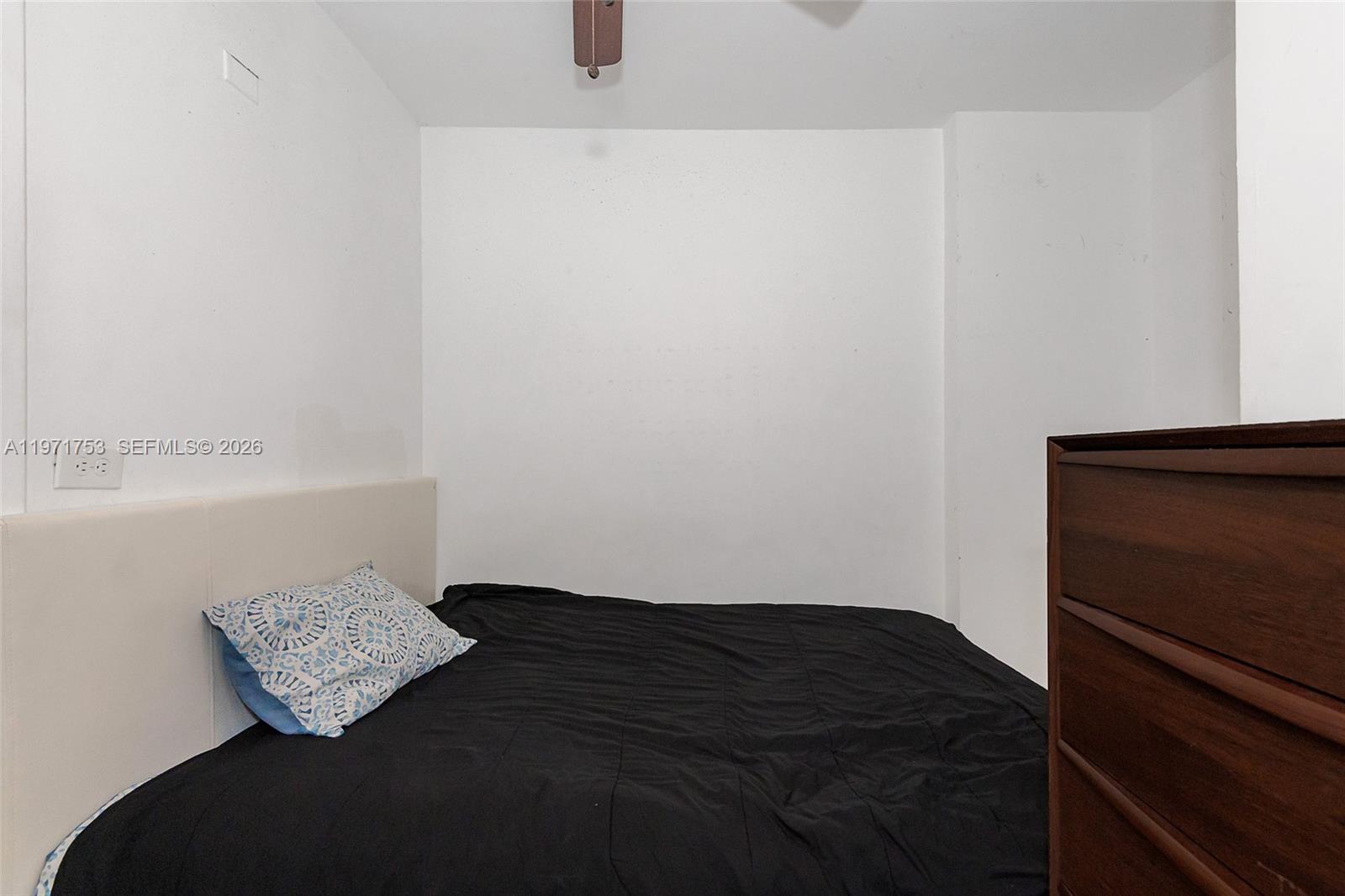 THE MERIDIAN CONDO - Residential