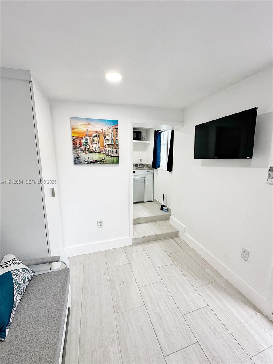 RIVERSIDE FARMS - Residential Lease