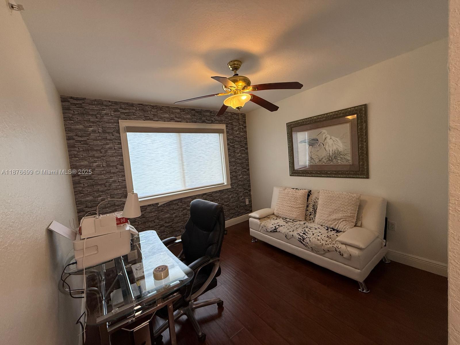 VISTA TRACE 1 CONDO - Residential