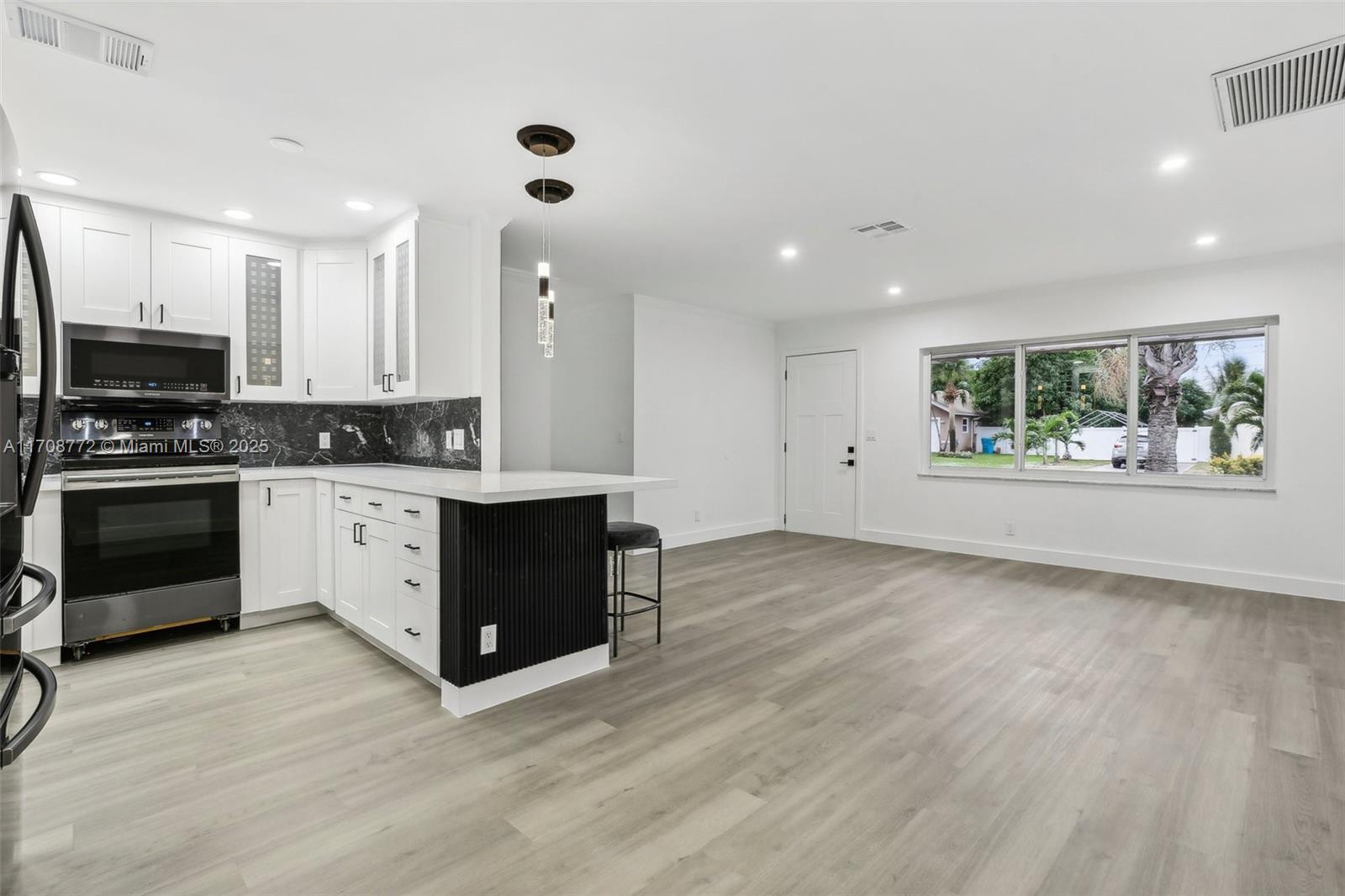 LAUREL HILLS 2ND ADD - Residential