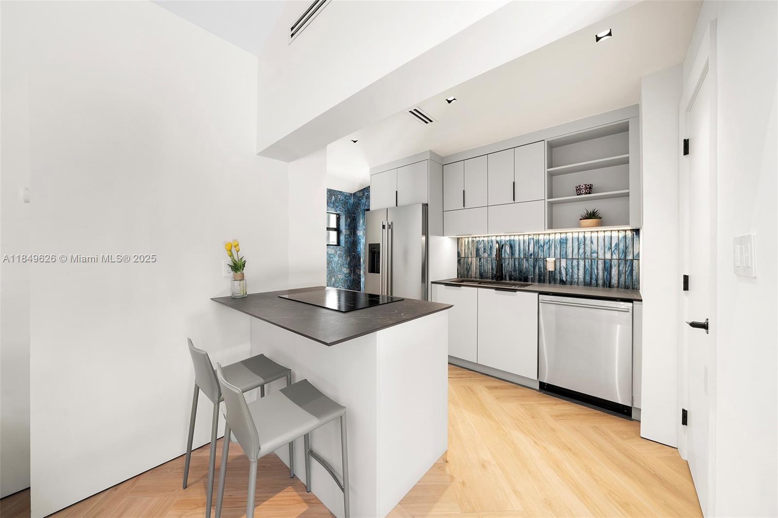 SUNRISE - Residential Lease