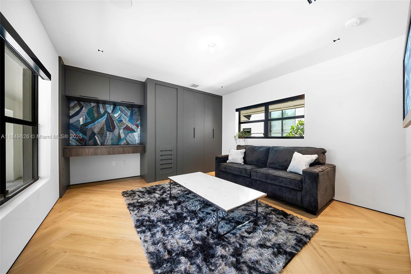 SUNRISE - Residential Lease