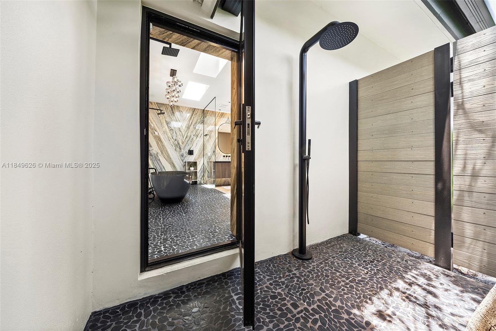 SUNRISE - Residential Lease