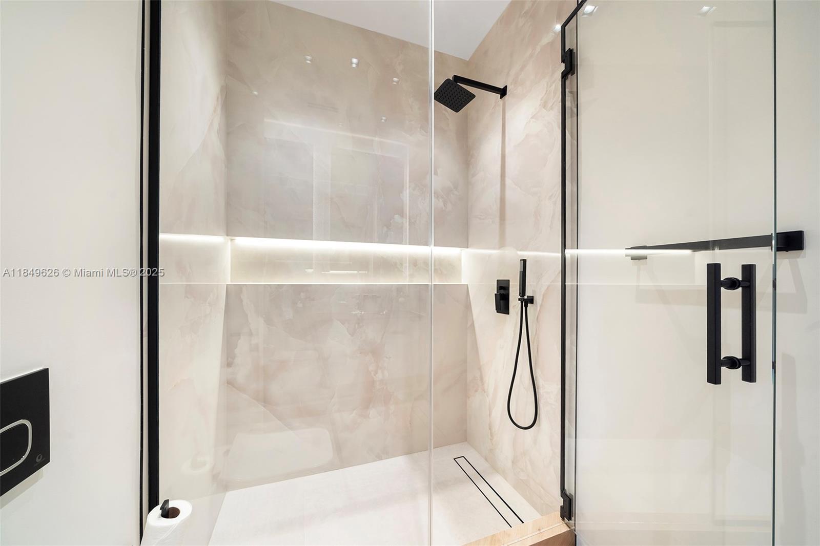 SUNRISE - Residential Lease