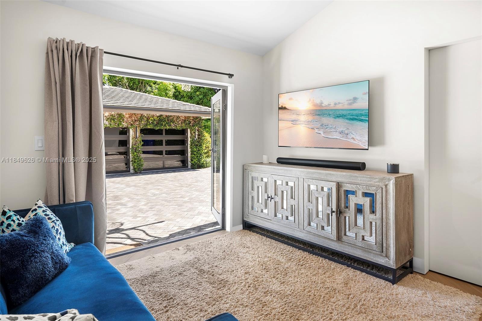 SUNRISE - Residential Lease