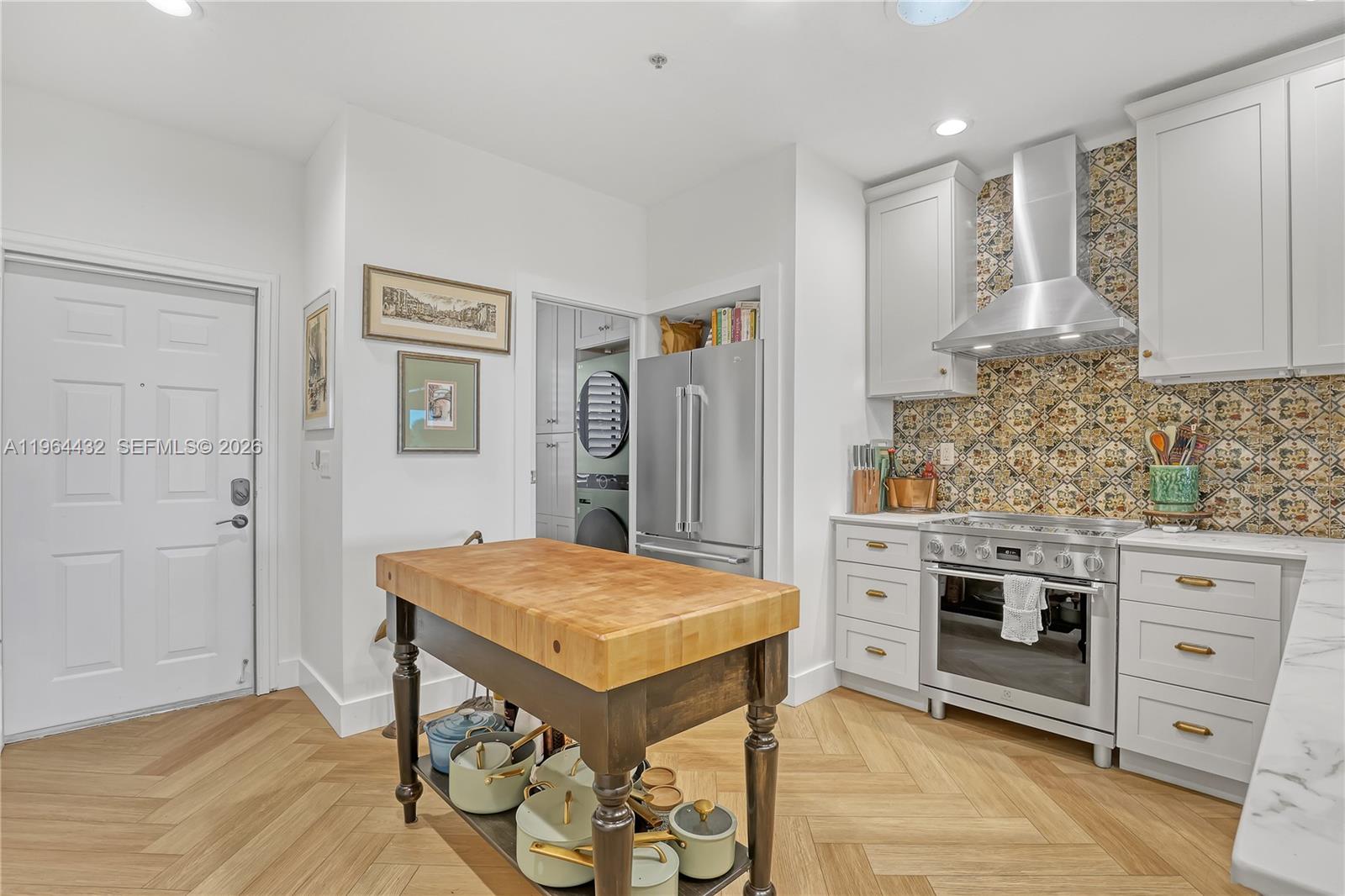 HANSONS LANDING CONDO - Residential