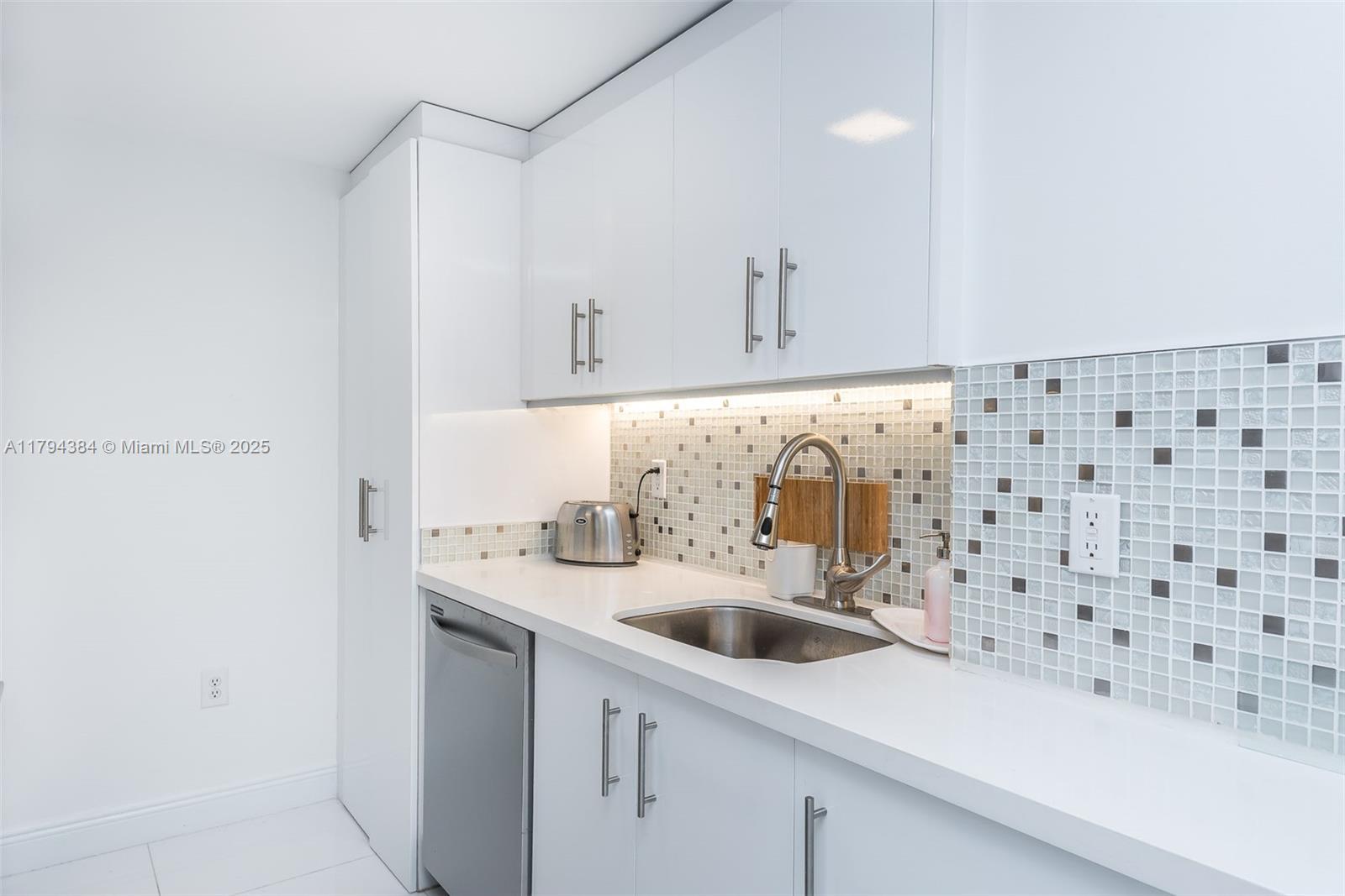 HARBOUR HOUSE - Residential Lease