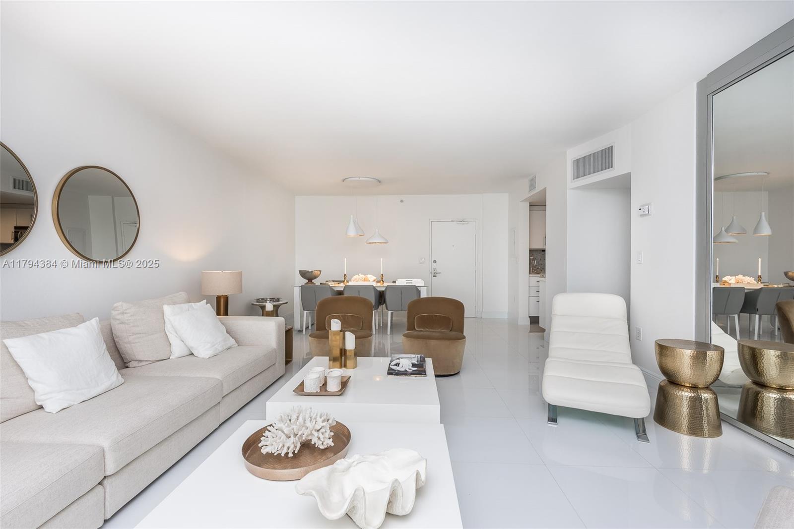10275 Collins Ave 706