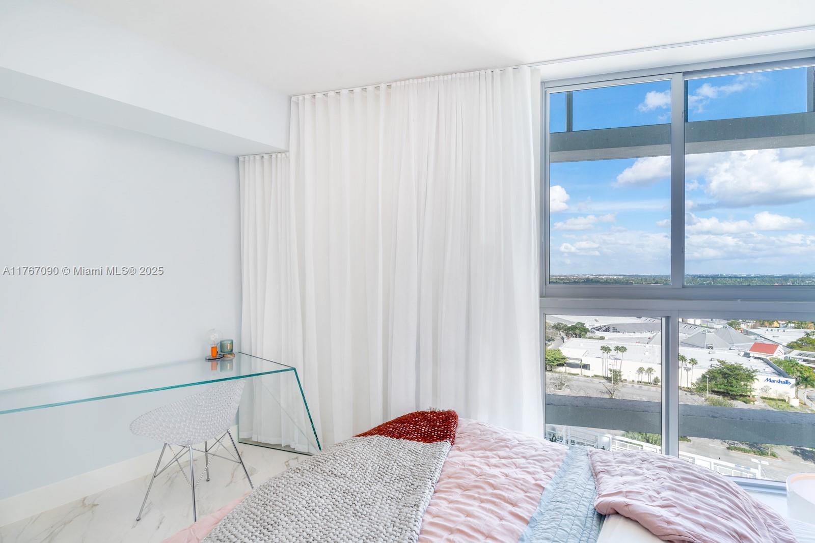 METROPICA NORTH TOWER ONE - Residential