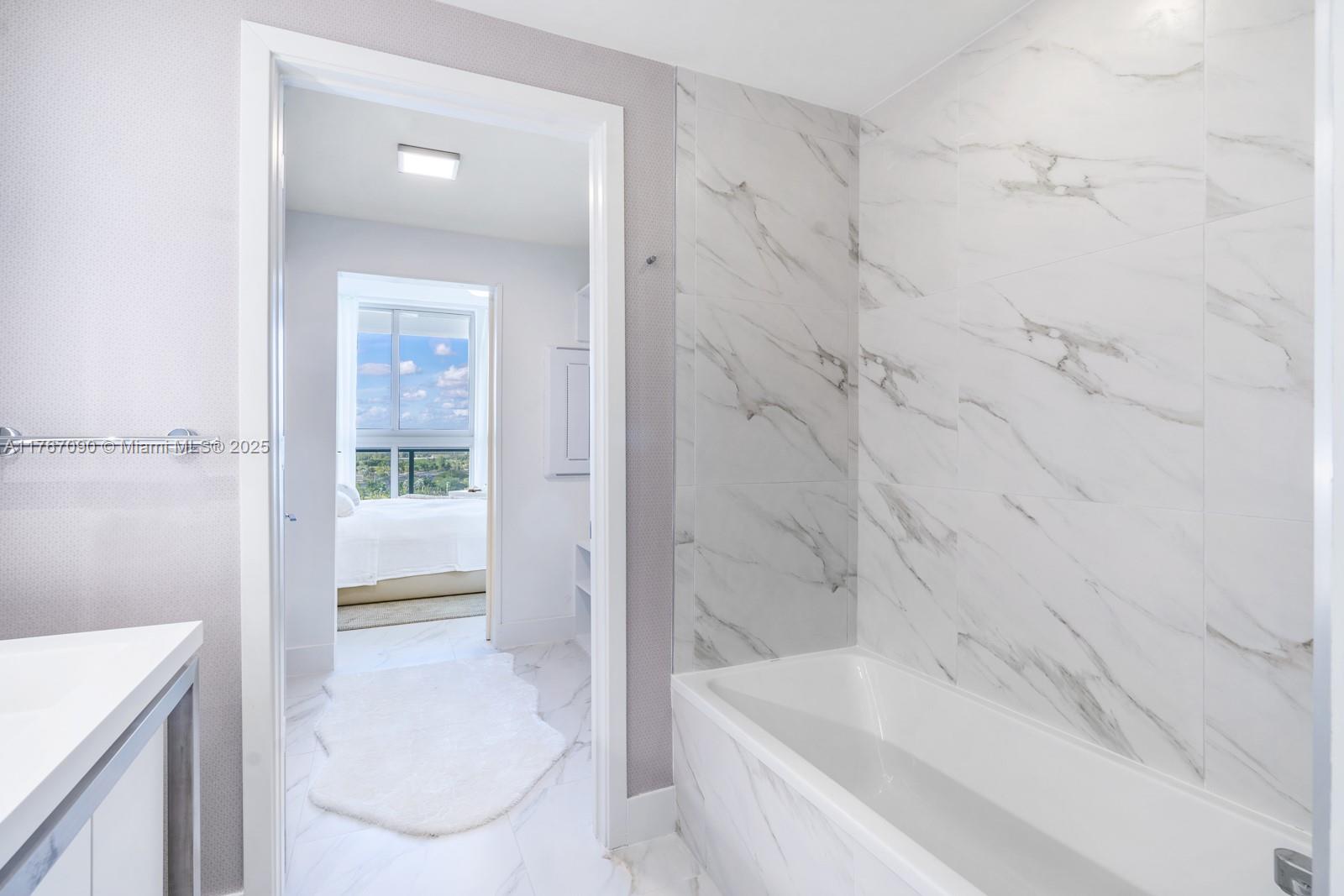 METROPICA NORTH TOWER ONE - Residential
