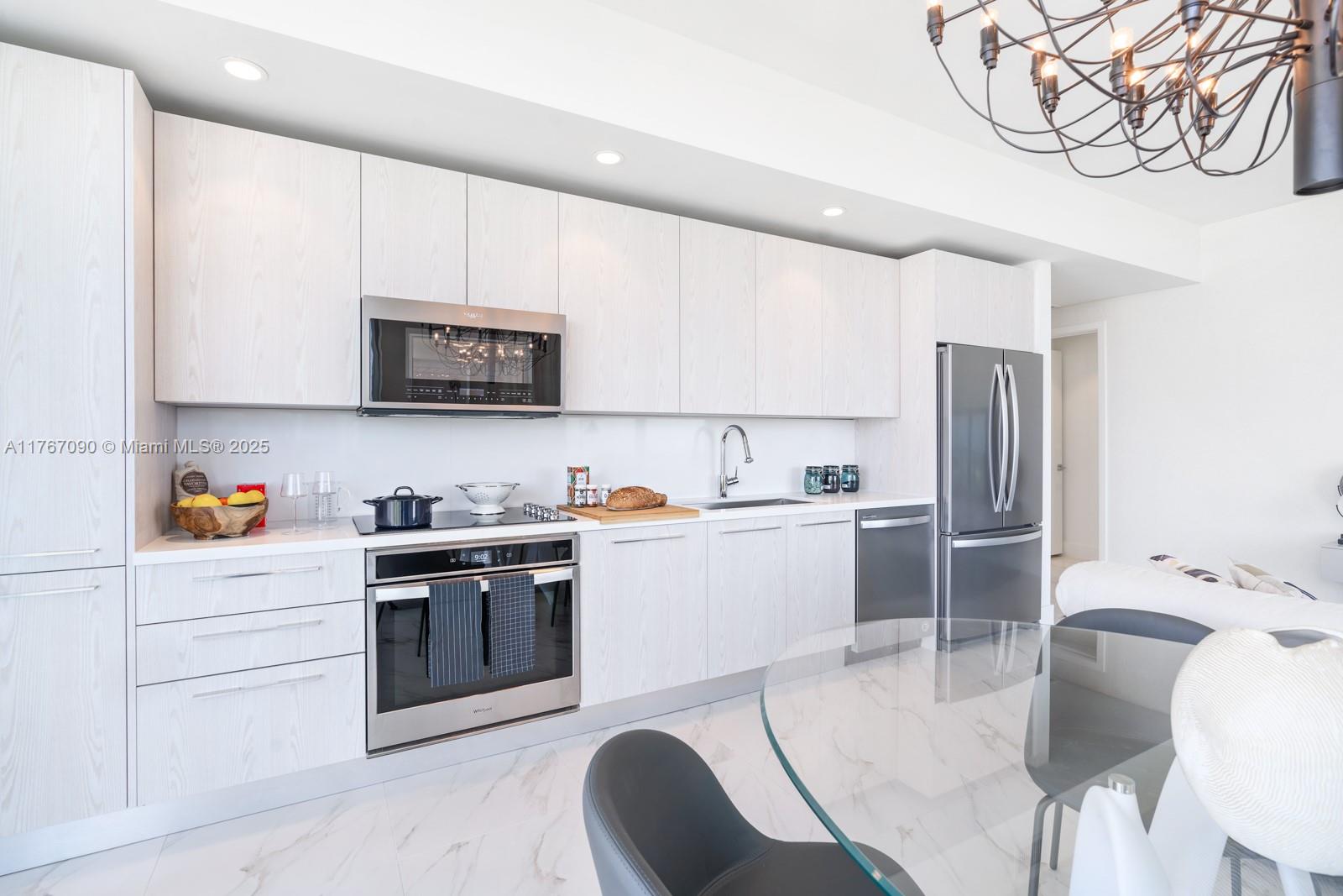 METROPICA NORTH TOWER ONE - Residential