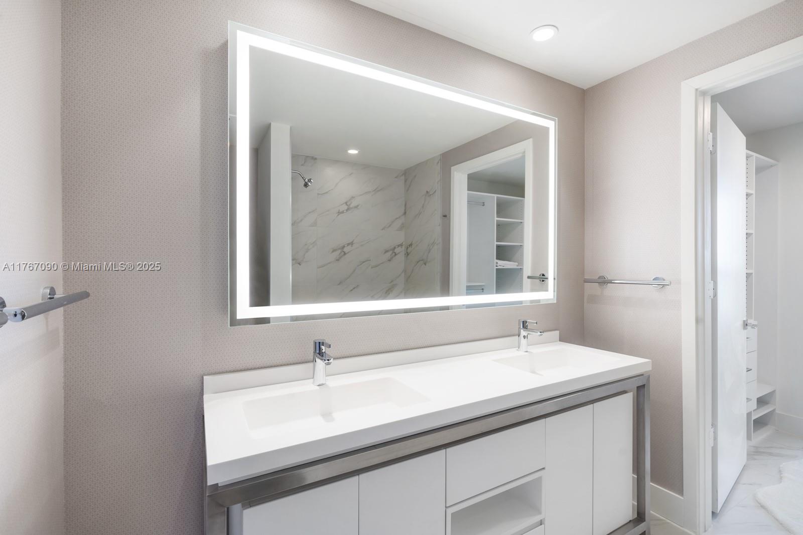 METROPICA NORTH TOWER ONE - Residential