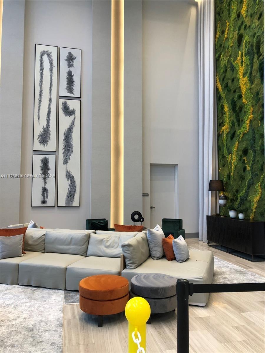 5350 PARK CONDO - Residential Lease