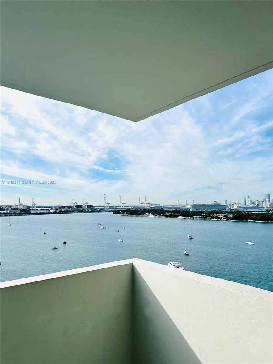1200 West Ave 1527, Miami Beach, Miami-Dade County, Florida - 1 Bathrooms - 