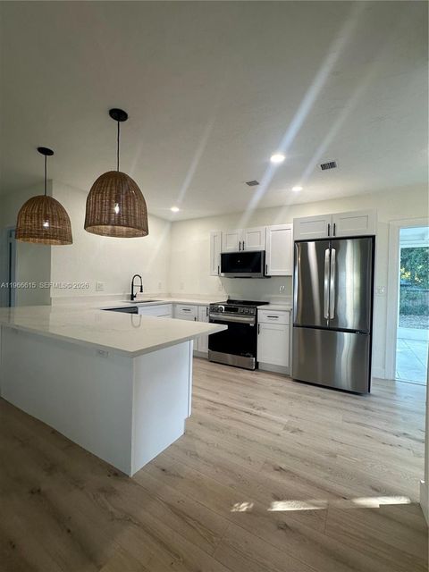 816 Tuscaloosa St West Palm Beach FL 33405