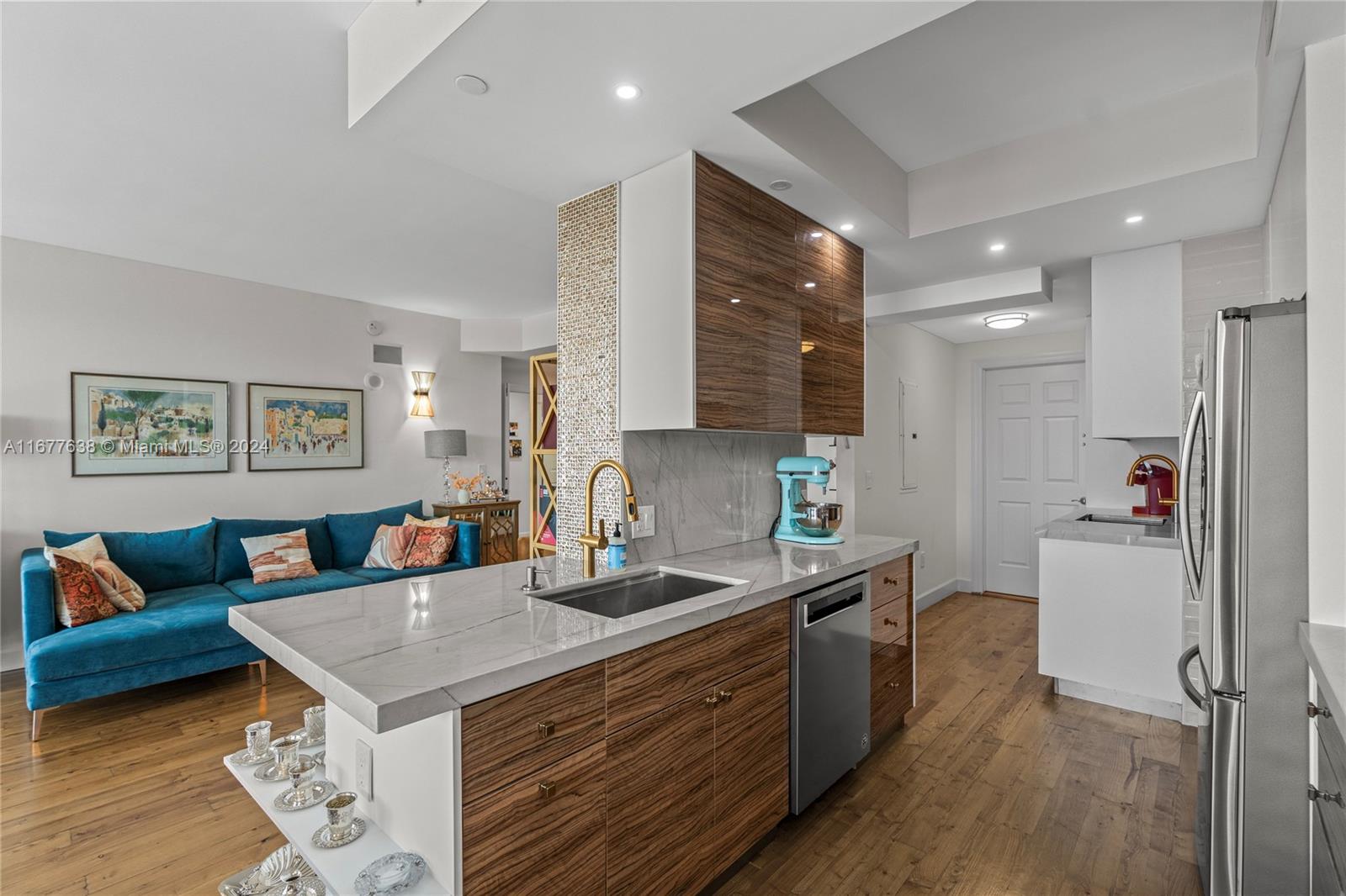 CARROLL WALK CONDO - Residential