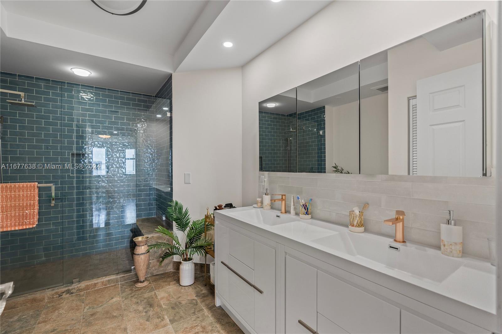 CARROLL WALK CONDO - Residential