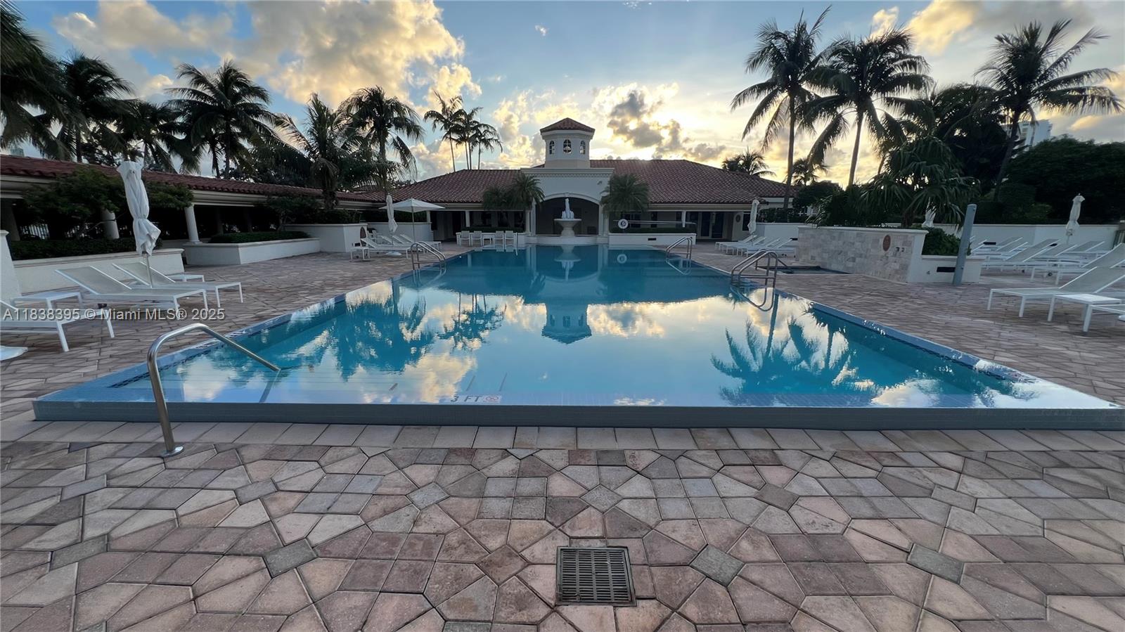 TURNBERRY VILLAGE SO TOWE - Residential