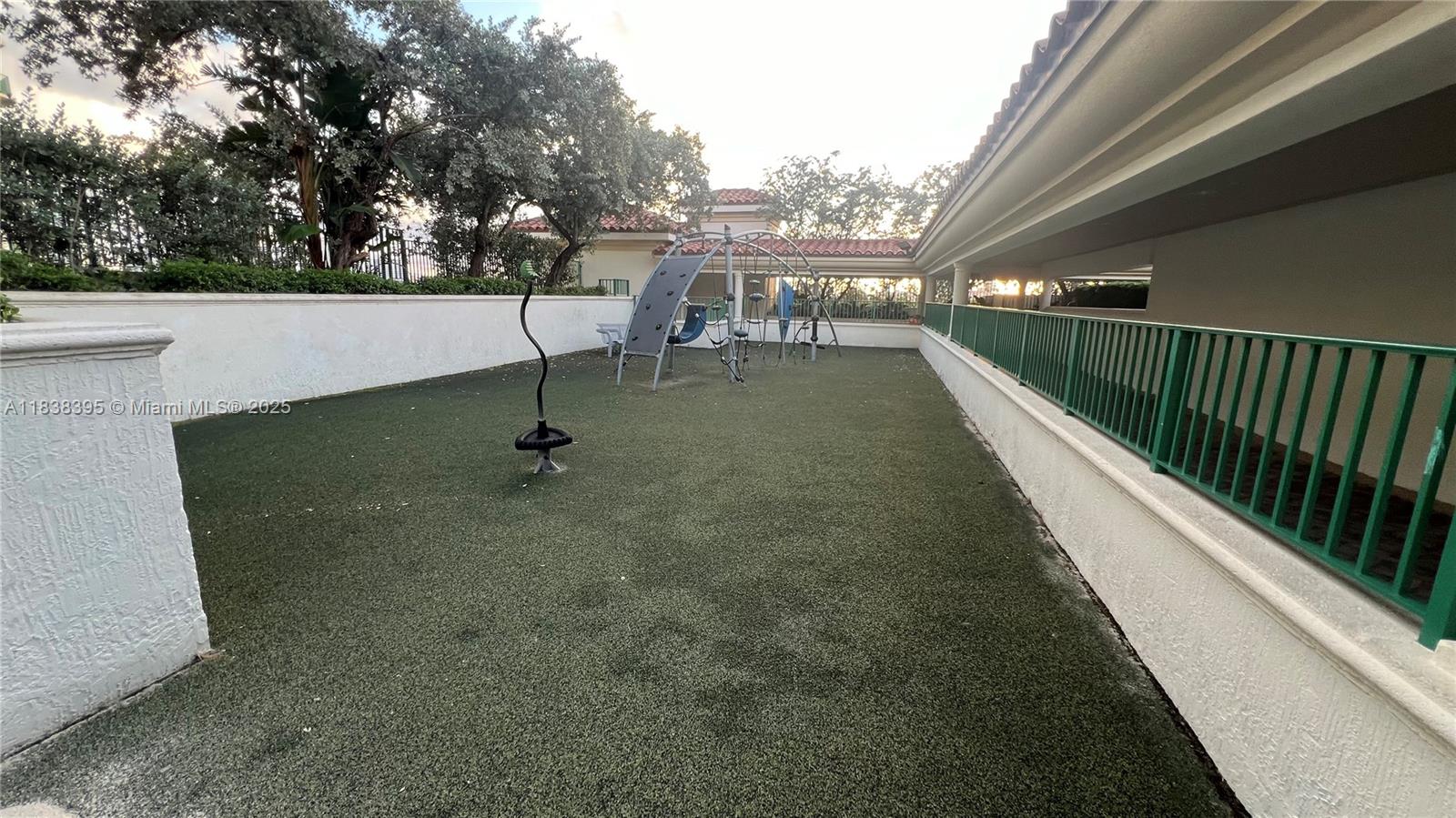 TURNBERRY VILLAGE SO TOWE - Residential