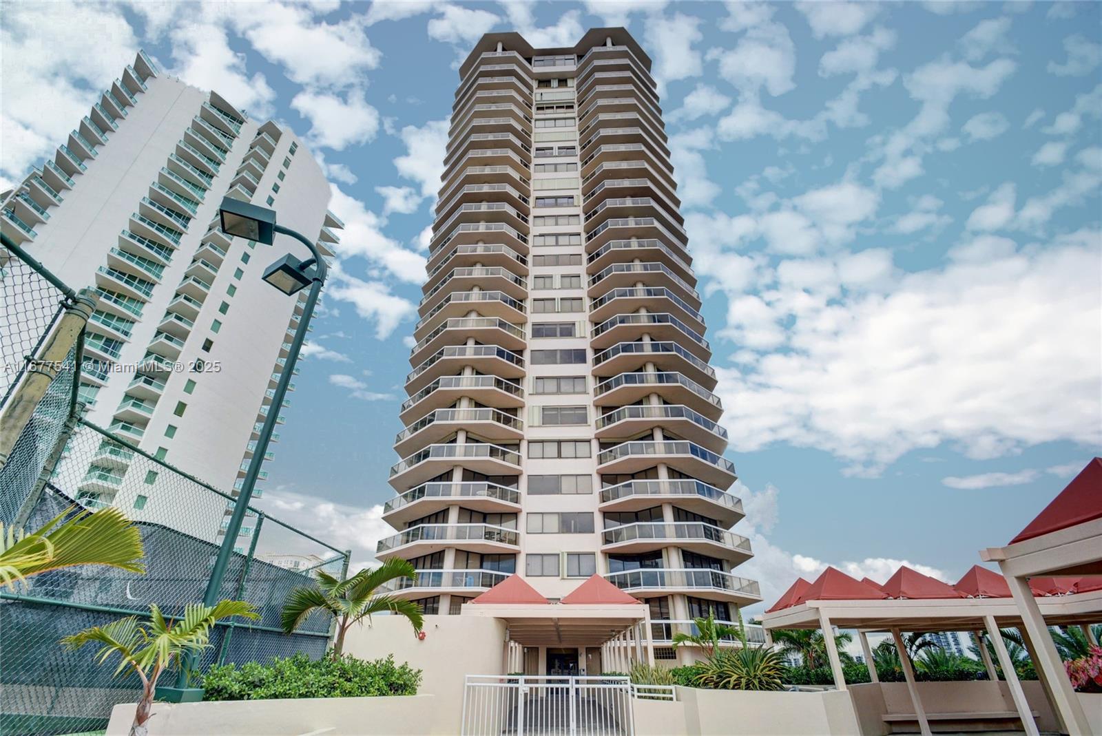 THE LANDMARK CONDO - Residential
