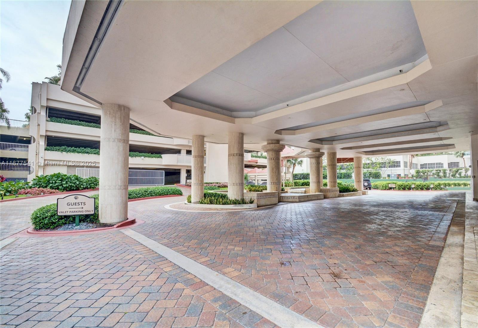 THE LANDMARK CONDO - Residential