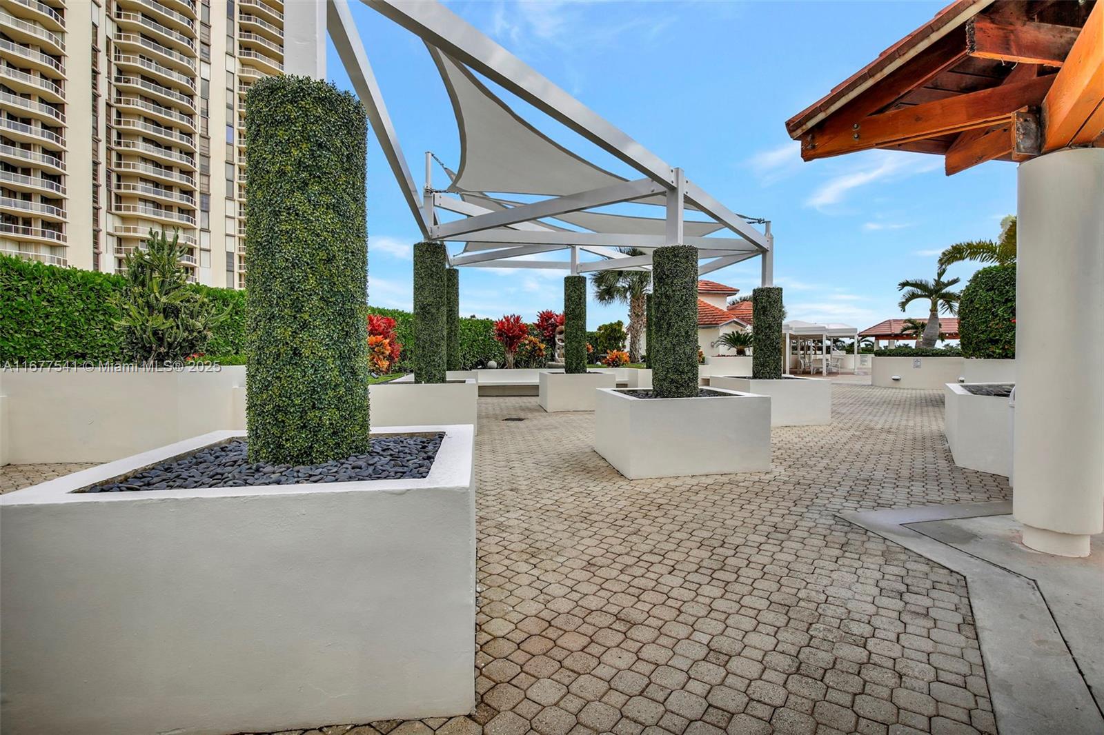 THE LANDMARK CONDO - Residential
