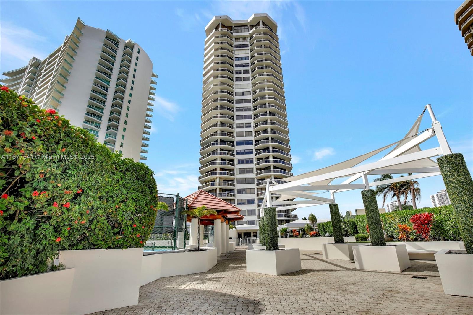 THE LANDMARK CONDO - Residential