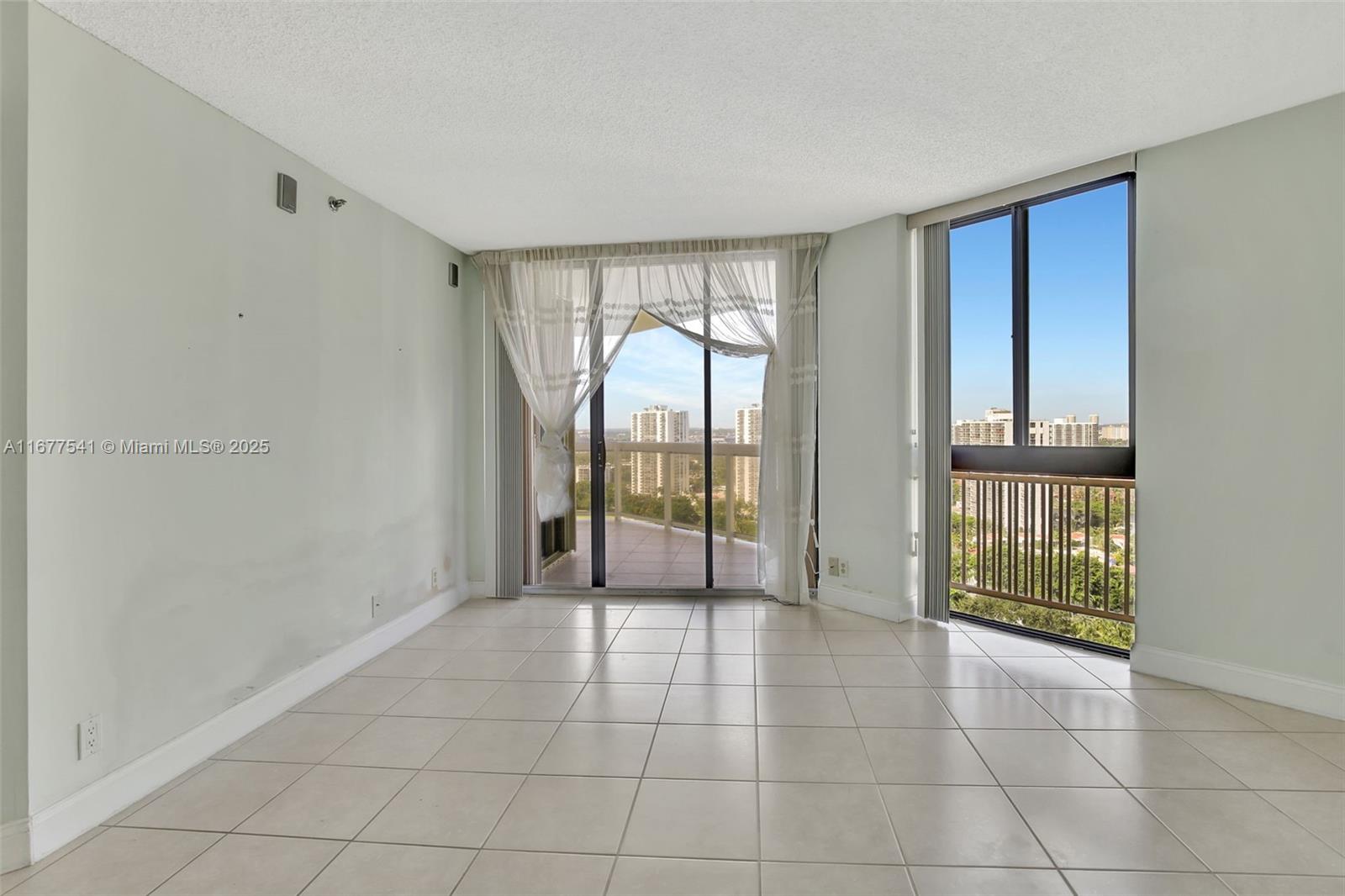 THE LANDMARK CONDO - Residential