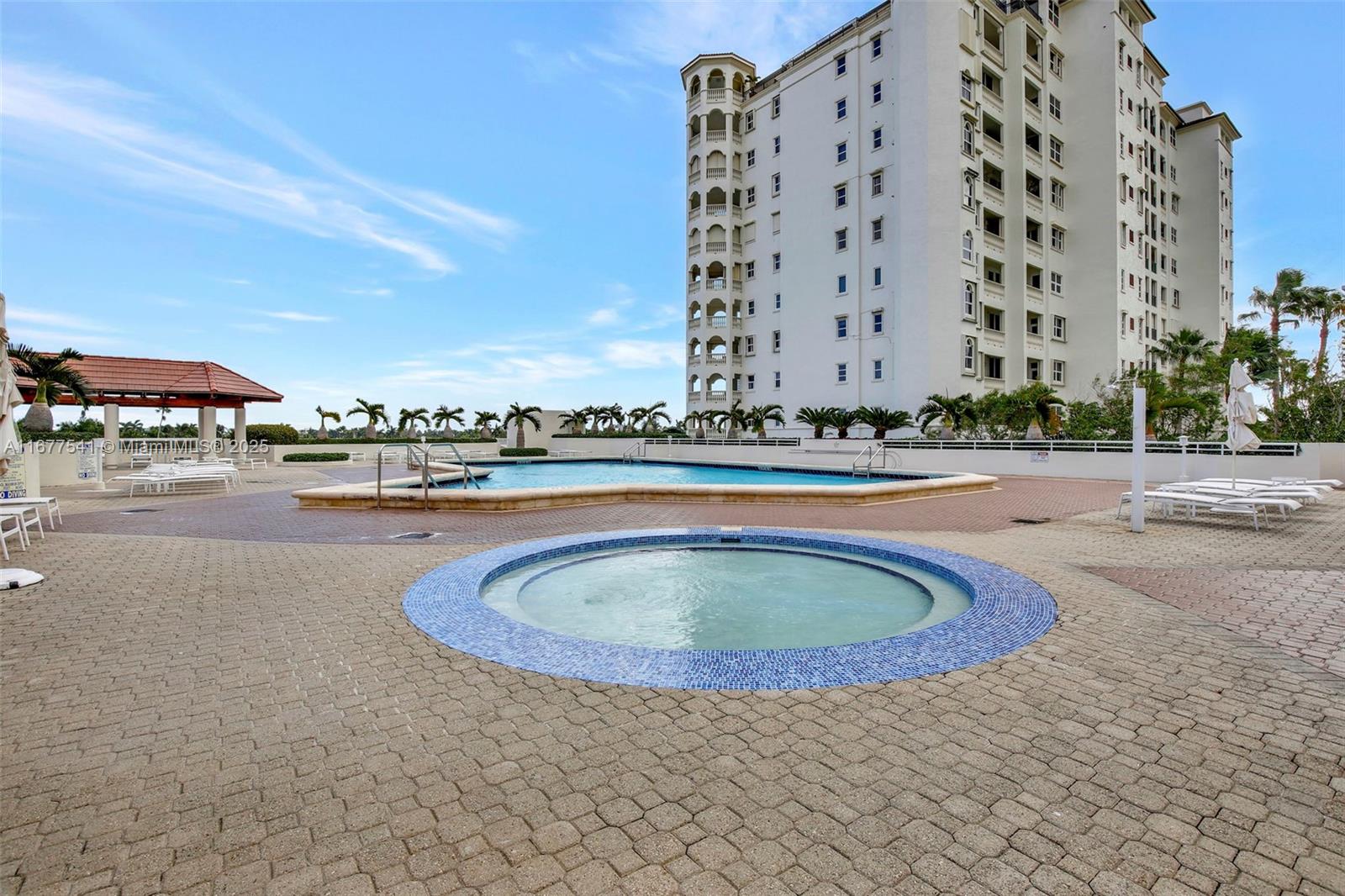 THE LANDMARK CONDO - Residential