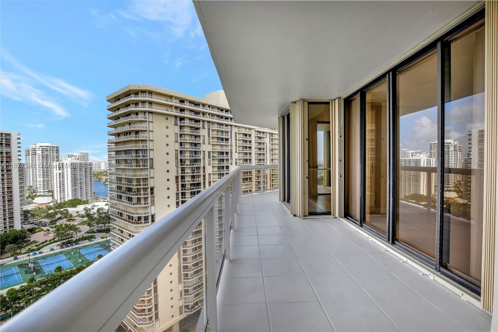 THE LANDMARK CONDO - Residential