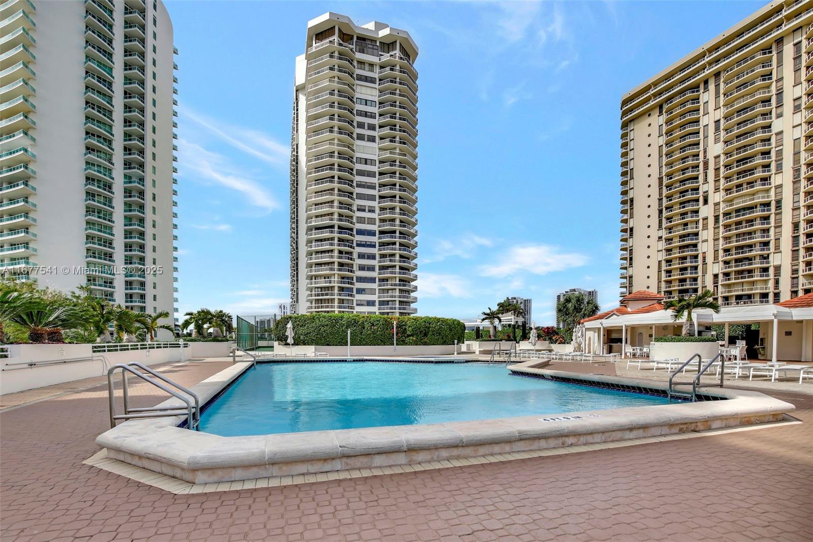 THE LANDMARK CONDO - Residential