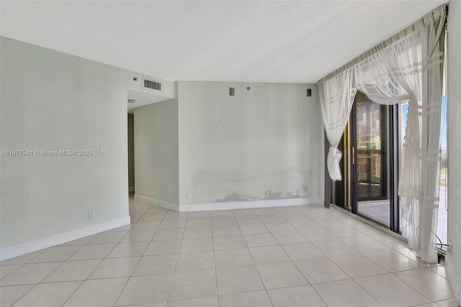 THE LANDMARK CONDO - Residential