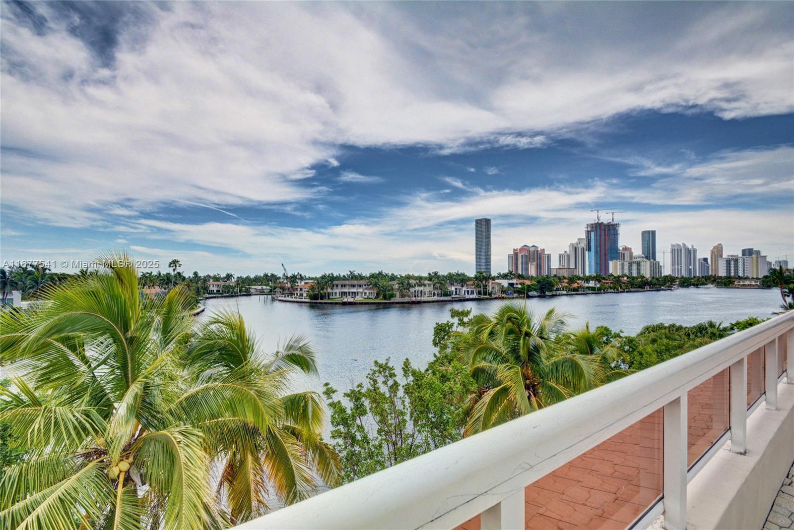 THE LANDMARK CONDO - Residential