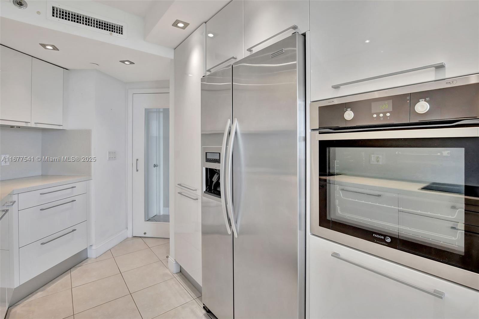 THE LANDMARK CONDO - Residential