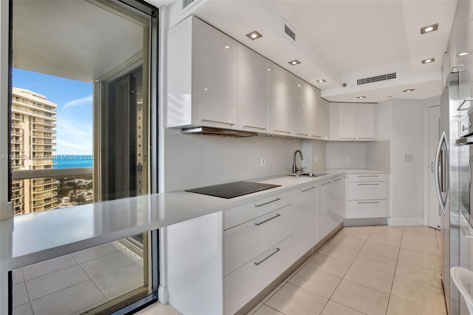 THE LANDMARK CONDO - Residential