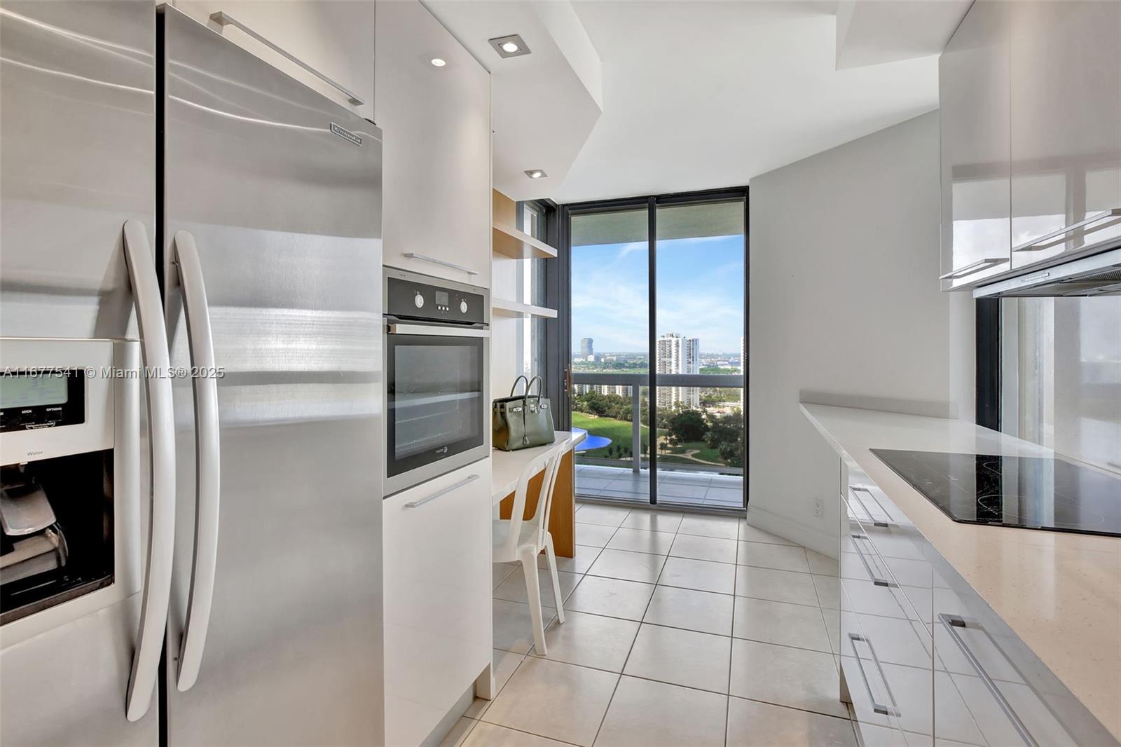 THE LANDMARK CONDO - Residential