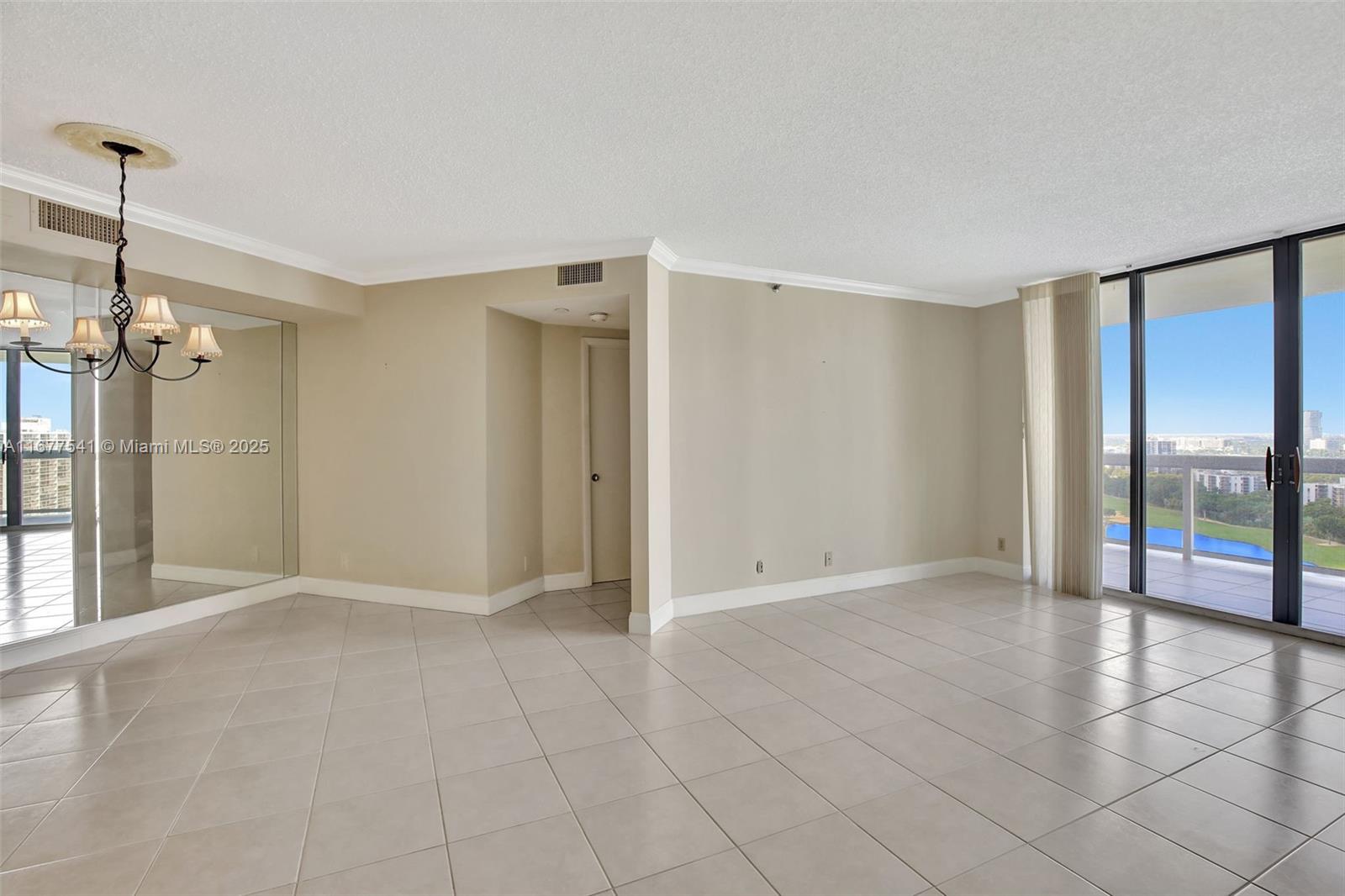 THE LANDMARK CONDO - Residential