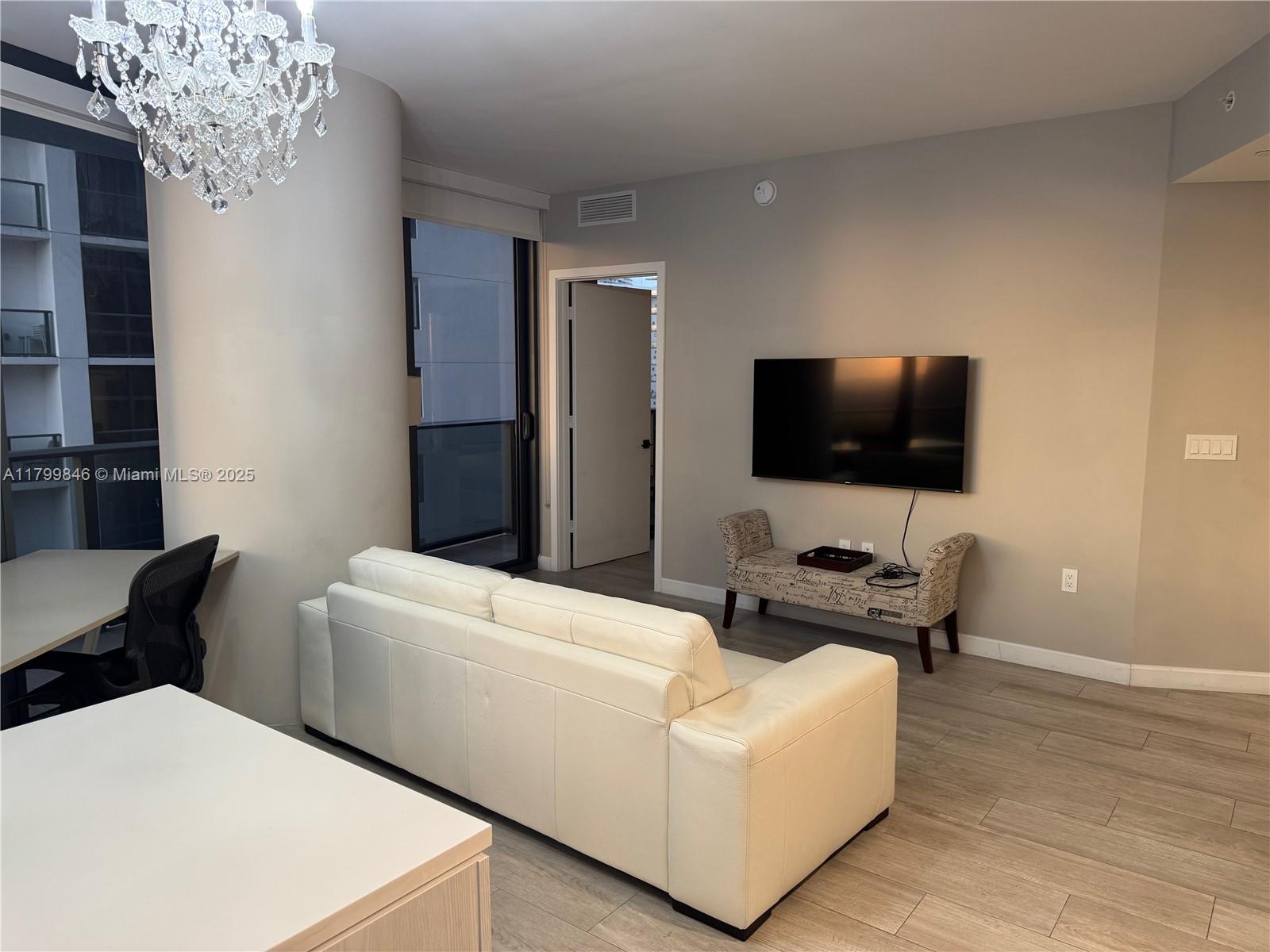 55 SW 9th St 2808