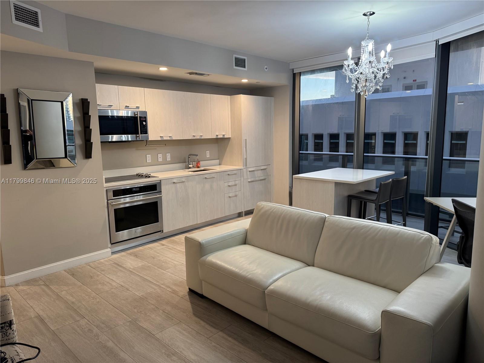55 Sw 9th St 2808, Miami, Broward County, Florida - 2 Bedrooms  
2 Bathrooms - 
