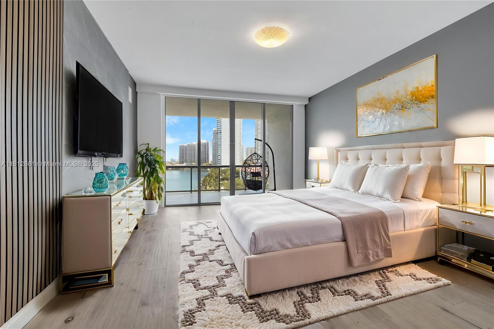 ECHO CONDO AVENTURA - Residential